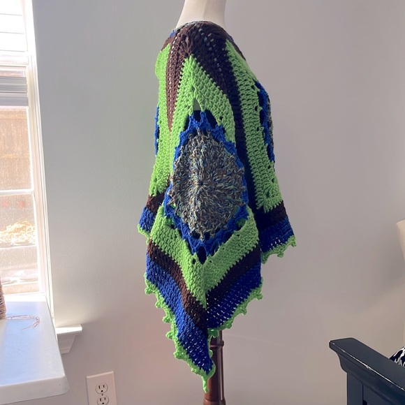 MANDALA CROCHET PONCHO - Picture 2 of 4